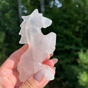 Rose quartz (1) horse carving | crystal